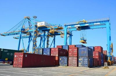 这就是山东丨山东港口潍坊港内贸集装箱月吞吐量突破2万标箱